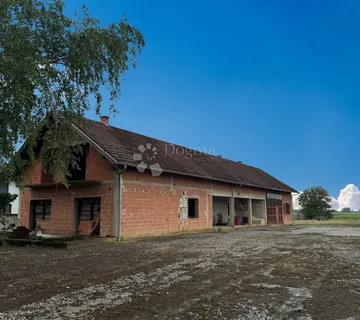 Obiteljsko-poslovna prilika u centru Suhopolja - cover