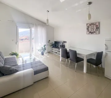 TROGIR – JEDNOSOBAN STAN S PARKINGOM, USELJIV ODMAH - cover