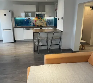 ODLIČAN 2S + DB STAN NA POPULARNOJ LOKACIJI - cover