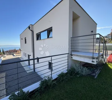 Luksuzna vila s bazenom u Opatiji/Lovranu - 300m do mora - cover