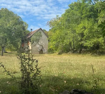 Zemljište u Perušiću – 2 ha u jednom komadu - cover