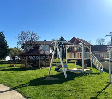 Mirna lokacija. Velik prostor. Još veća mogućnost. - cover