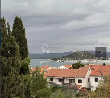 KUĆA S 5 STANOVA, BAZENOM I POGLEDOM NA MORE – MURTER - cover