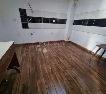 Kuća za potpunu adaptaciju na atraktivnoj lokaciji u Prelogu - cover