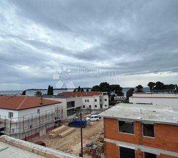 LUKSUZNI TROETAŽNI STAN 100M OD MORA - FAŽANA - cover