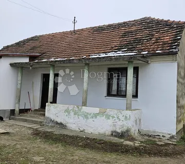 RUGVICA, KUĆA SA VELIKIM ZEMLJIŠTEM - cover