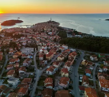 Apartmanska kuća u Rovinju - cover