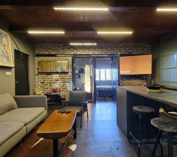 VRHOVEC, Obiteljska kuća s karakterom i dva moderna stana od 110 m2 i 58 m2 - cover