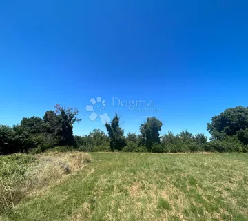 Građevinsko zemljište - 796 m2 - 7 km od Pule! - cover