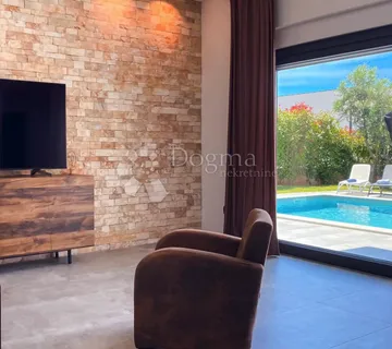 Moderna Kuća s Bazenom  - cover