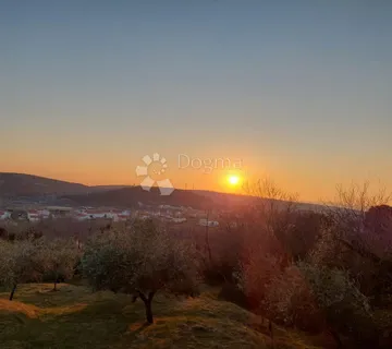 Građevinski teren površine 596m2. Lopar - cover
