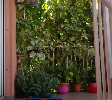 Simpatičan stan u potkrovlju 80m2! - cover