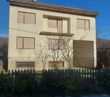 Kuća s potencijalom - cover