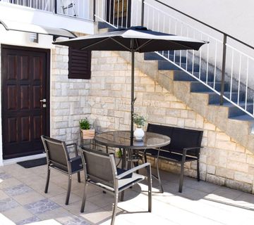 2 stana 34m2 + 60 m2, 600 m od mora - cover