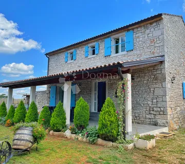 SNIŽENO!!!! UHODANA KUĆA ZA ODMOR S BAZENOM - cover