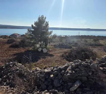 Građevinsko zemljište s pogledom na more – Maslenica, 3.620 m² - cover