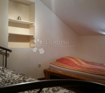 TOP LOKACIJA!!! OBITELJSKA KUĆA S POTENCIJALOM 150 m OD MORA - cover