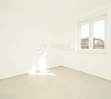 POREČ (okolica)- dvoetažni stan sa 3SS i pogledom na more - cover