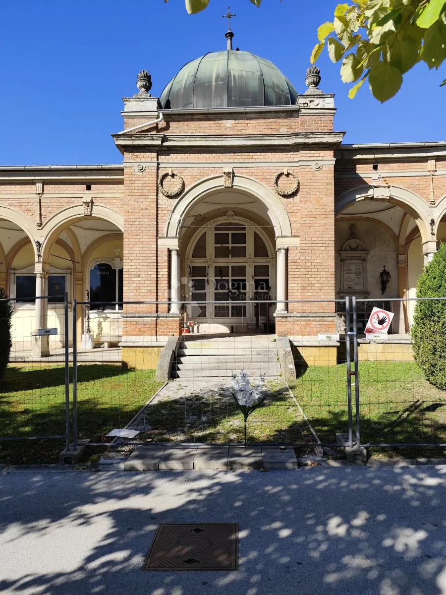 Arkade - dva grobna mjesta - cover