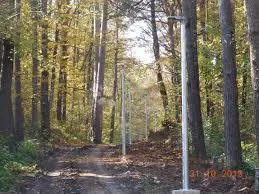 PRODAJE SE GRAĐEVINSKO ZEMLJIŠTE U DIVOSELU SA 2 POSTOJEĆA OBJEKTA - cover