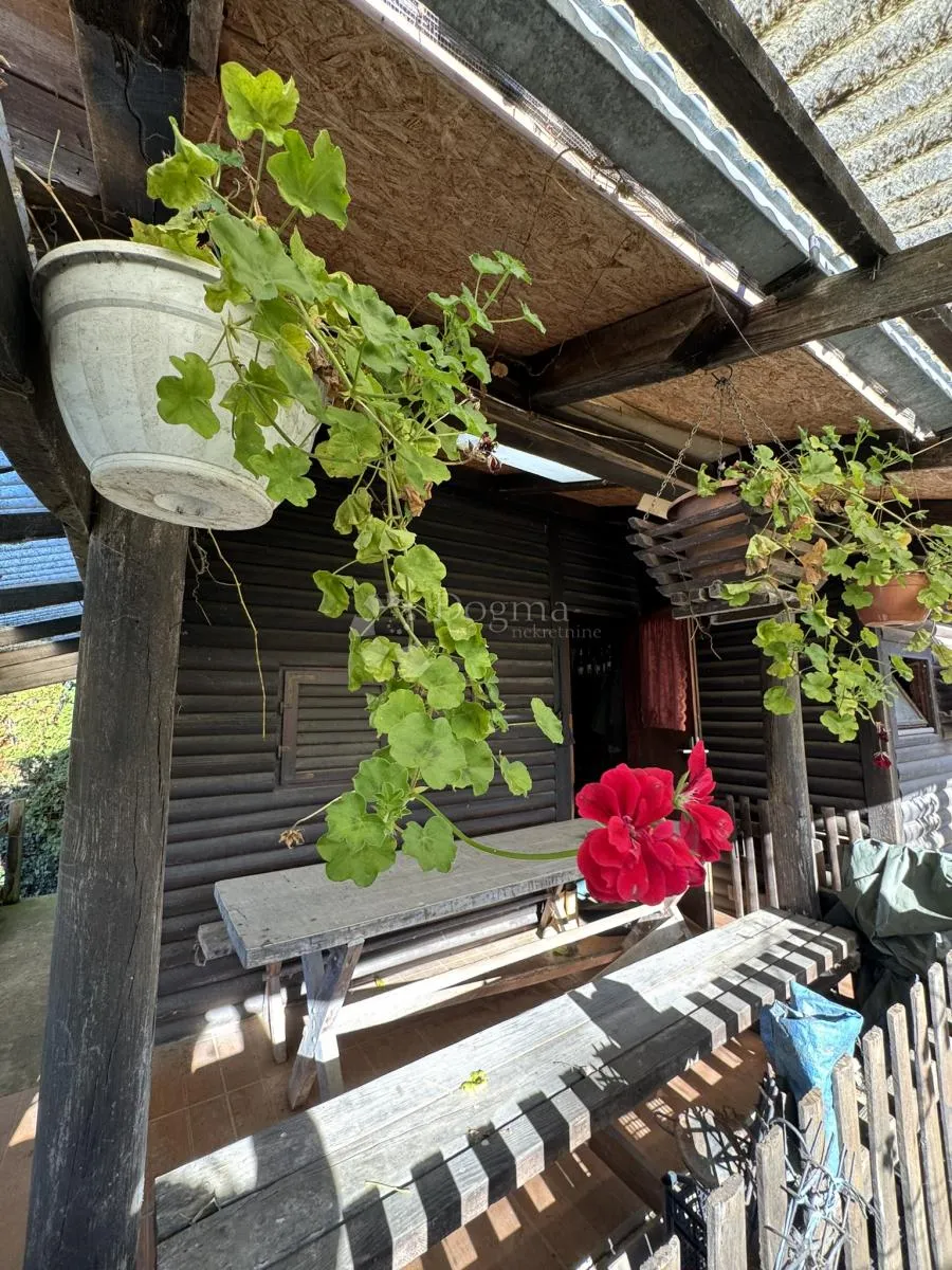 Voćarska kuća s voćnjakom i zimskim vrtom kod Kapele - cover