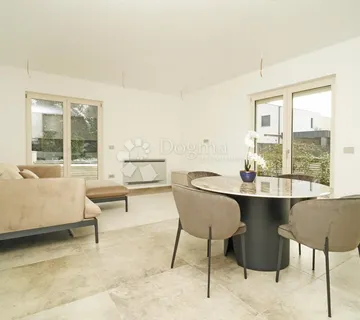 Novogradnja Funtana, 300 metara od mora - cover