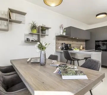 Moderan prizemni 2S+DB s bazenom - cover