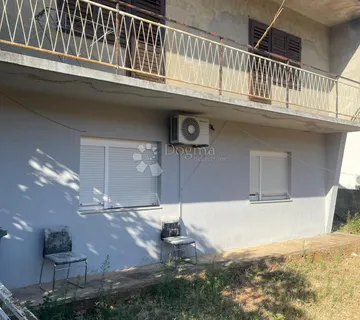 PRILIKA – KUĆA S DVA STANA U ŠIBENIKU - cover