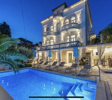 Ekskluzivna vila u Crikvenici, 50 m od mora! - cover