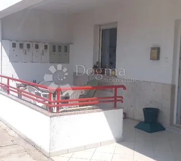 Viškovo, Marinići, prostran stan u prizemlju - cover