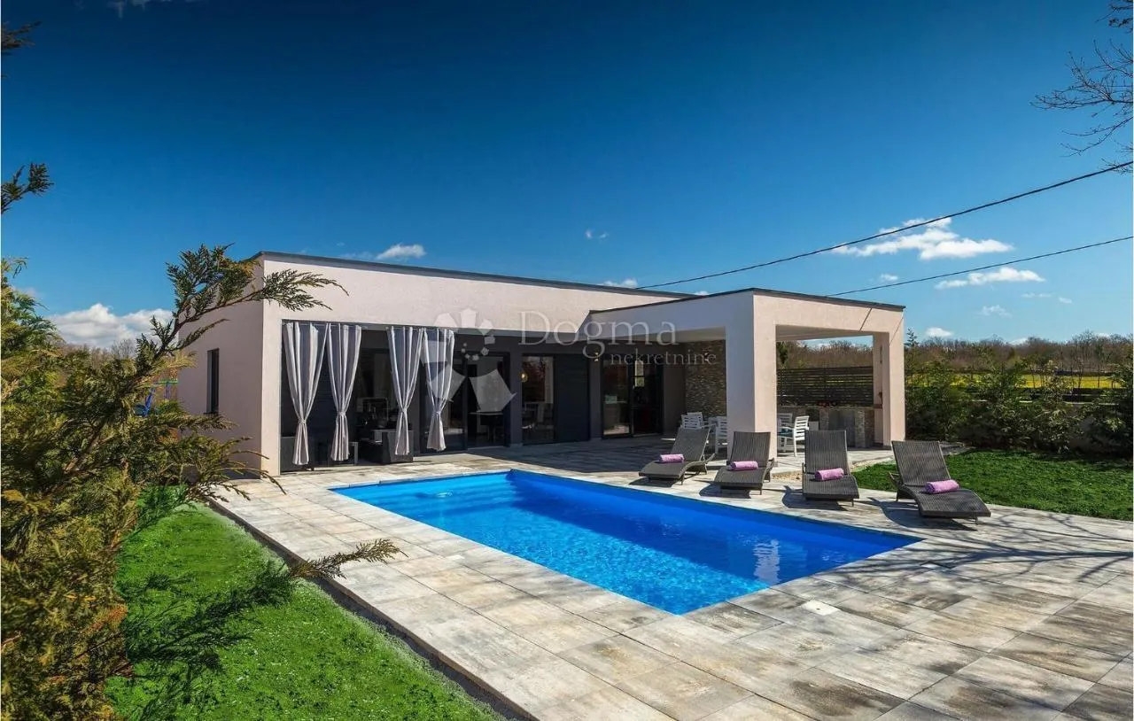 Svetvinčenat - luksuzna prizemnica s bazenom na TOP lokaciji - cover