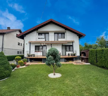 TOP prilika! Dva stana u kući s okućnicom i garažom - cover