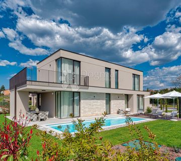 Ekskluzivna smart home vila, kompletno opremljena, s otvorenim pogledom  - cover