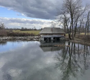 PRODAJE SE GRAĐEVINSKO ZEMLJIŠTE LIČKI RIBNIK - cover