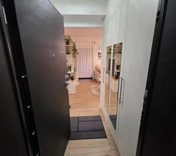 Moderan trosoban stan s parkingom u centru Varaždina - cover