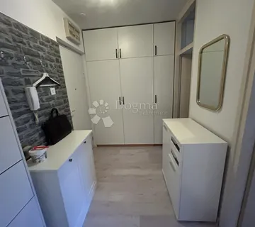 DVOETAŽAN STAN RAVNICE - cover