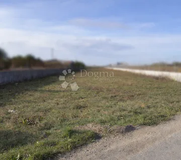 Investicijsko zemljište 2.673 m² – Zagreb, Lučko - cover