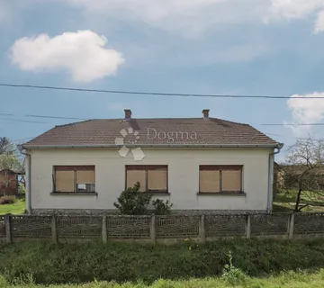 Prostrano seosko imanje 6 km od Bjelovara - cover