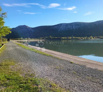 Odličan teren za investiciju - cover