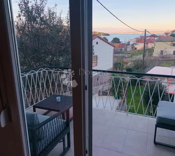 KALI - KAMENA KUĆA S POGLEDOM NA MORE - cover