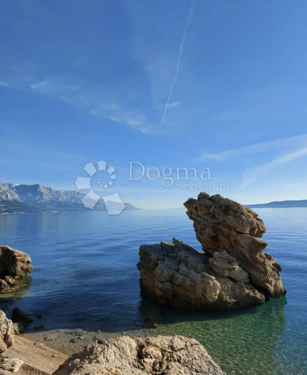 Ekskluzivno zemljište -  prvi red do mora u Marušićima, Omiš - cover