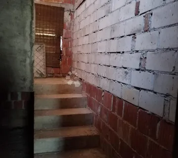 Obiteljska kuća na prodaju - život u prirodi nadomak gradu - cover