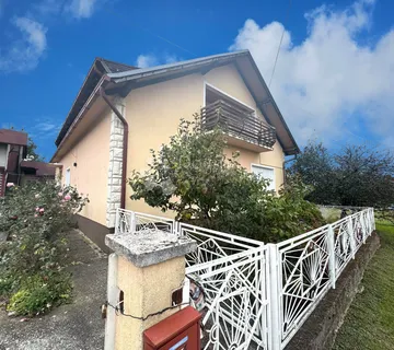 Prostrana kuća s velikom okućnicom u Maglenči - cover