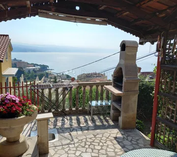 Opatija, kuća sa otvorenim pogledom - cover