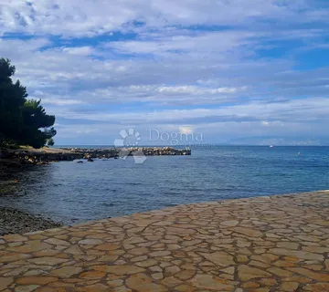 Zanimljivo građevinsko zemljište na Ugljanu - cover