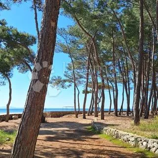 KRK, GRAĐEVINSKO ZEMLJIŠTE, 1. RED DO MORA - cover