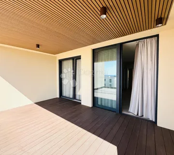 Novigrad Novogradnja – stan s natkrivenom terasom i parkingom - cover