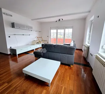 NEMETOVA, STAN U ZGRADI SA BAZENOM- SAMO U DOGMI - cover