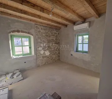Kamena kuća na otoku Ugljanu, nadomak mora!  - cover
