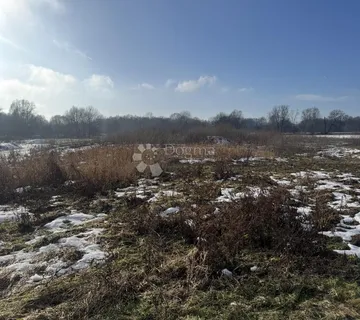 Građevinsko zemljište površine 4402 m²  - cover